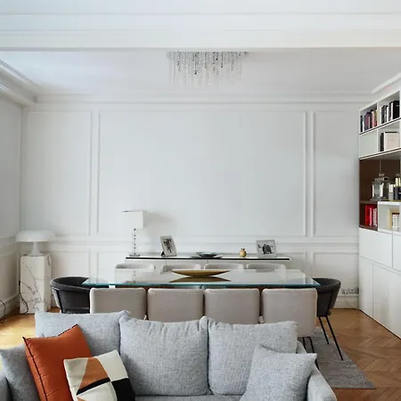 Spacious Exceptional Place De L'etoile *